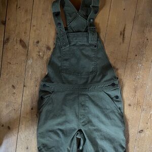Patagonia green overalls size small (tall)